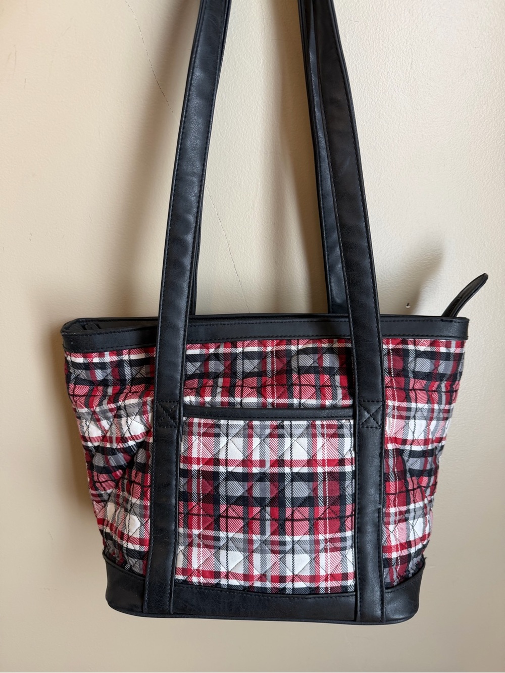 Donna Sharp Women's Quilted Black Red White Plaid Purse Bag Zip Closure Travel